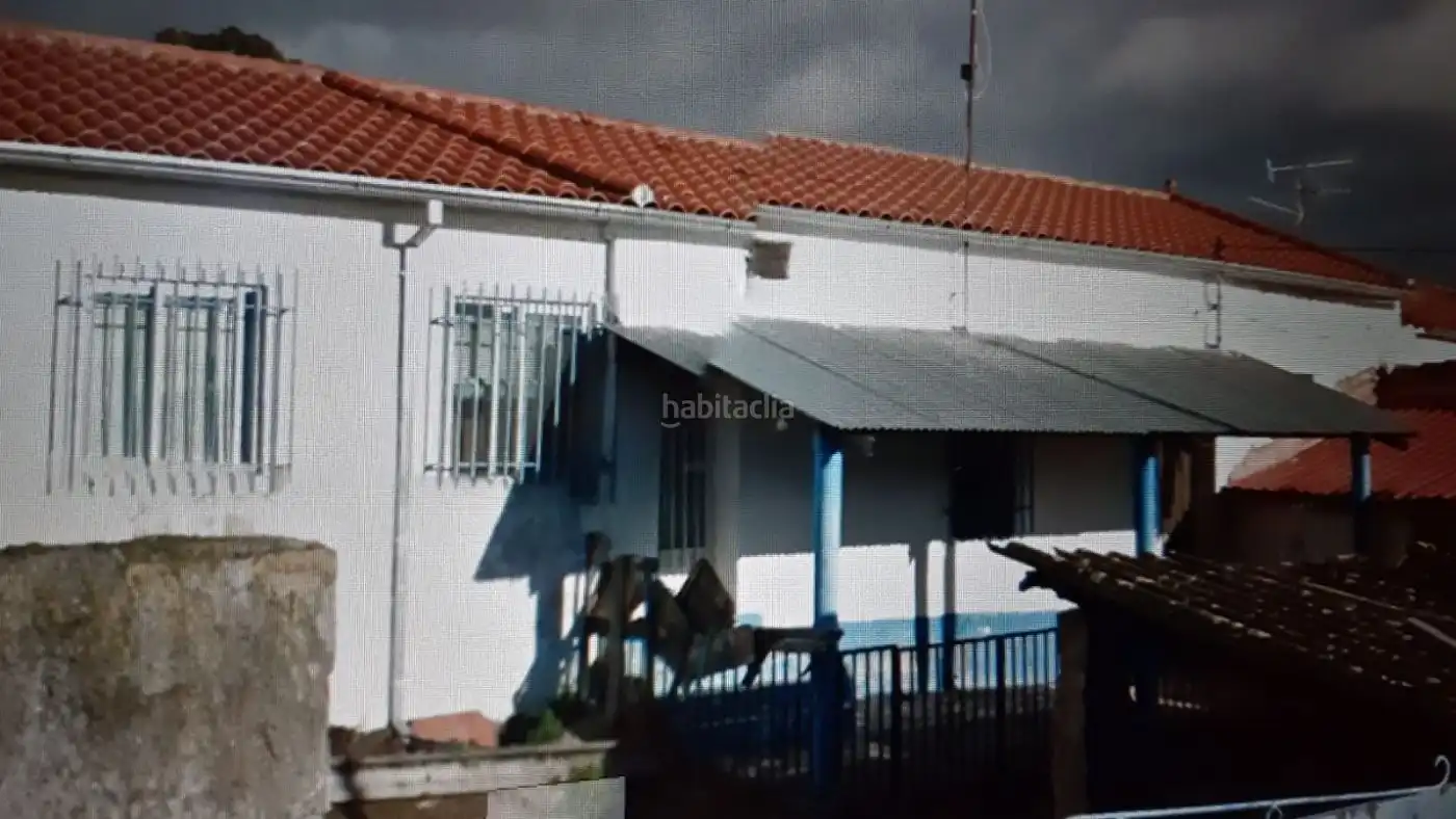 House for sale in Calle Fontana 34