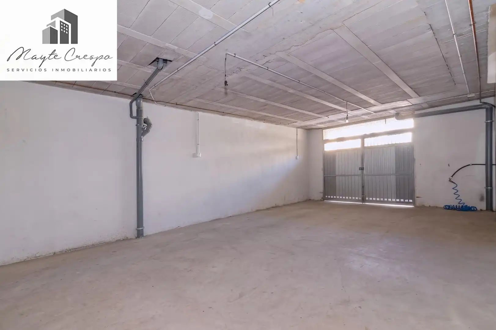Casa aparellada amb terrassa en venda a Jun, imagen 32