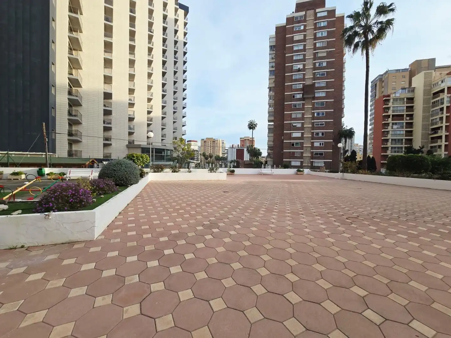 Exterior view of Flat for rent in Benidorm  with Air Conditioner, Private garden and Terrace