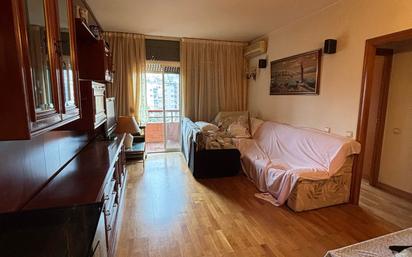 Living room of Flat for sale in  Barcelona Capital  with Heating and Balcony