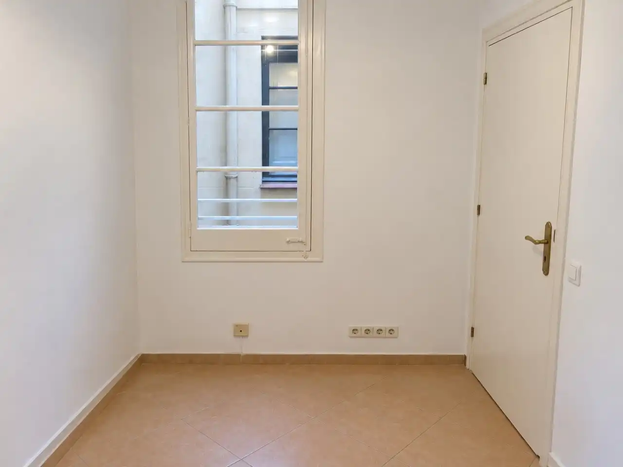 Habitación de Piso en venta en  Barcelona Capital con Aire acondicionado y Balcón