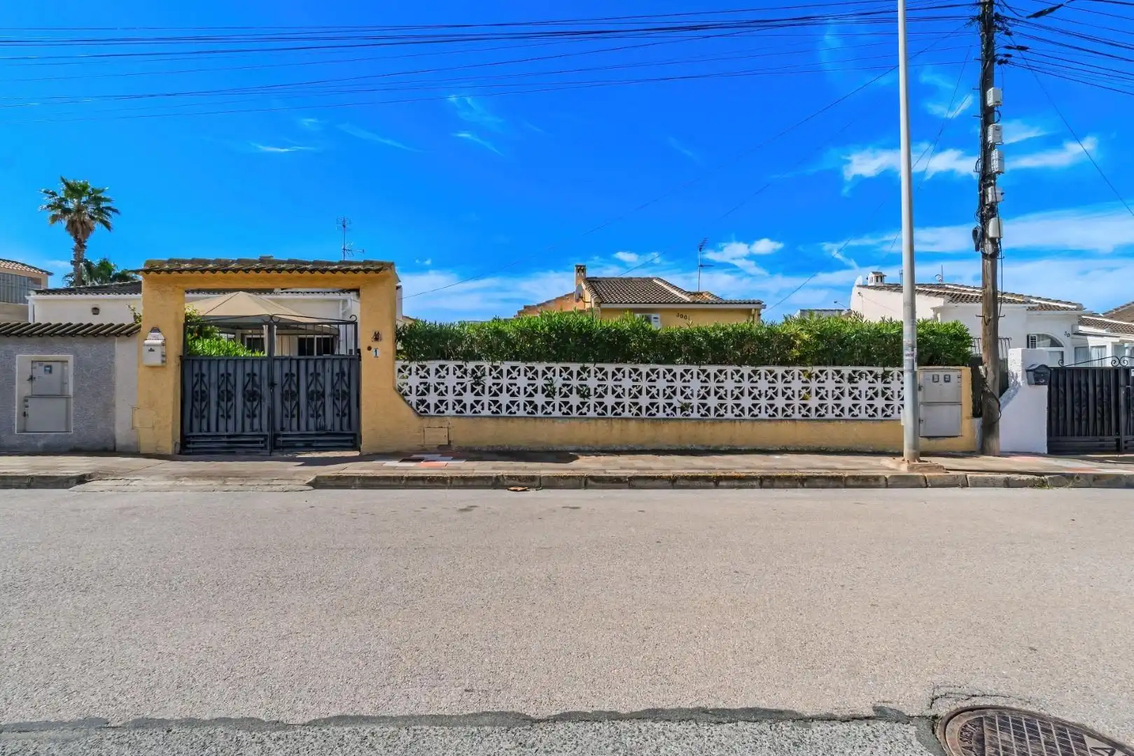 Vista exterior de Casa o chalet en venta en Torrevieja con Jardín privado