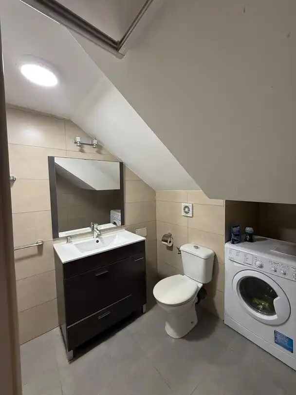Badezimmer von Wohnung zur Miete in Sopela mit Privatgarten und Schwimmbad