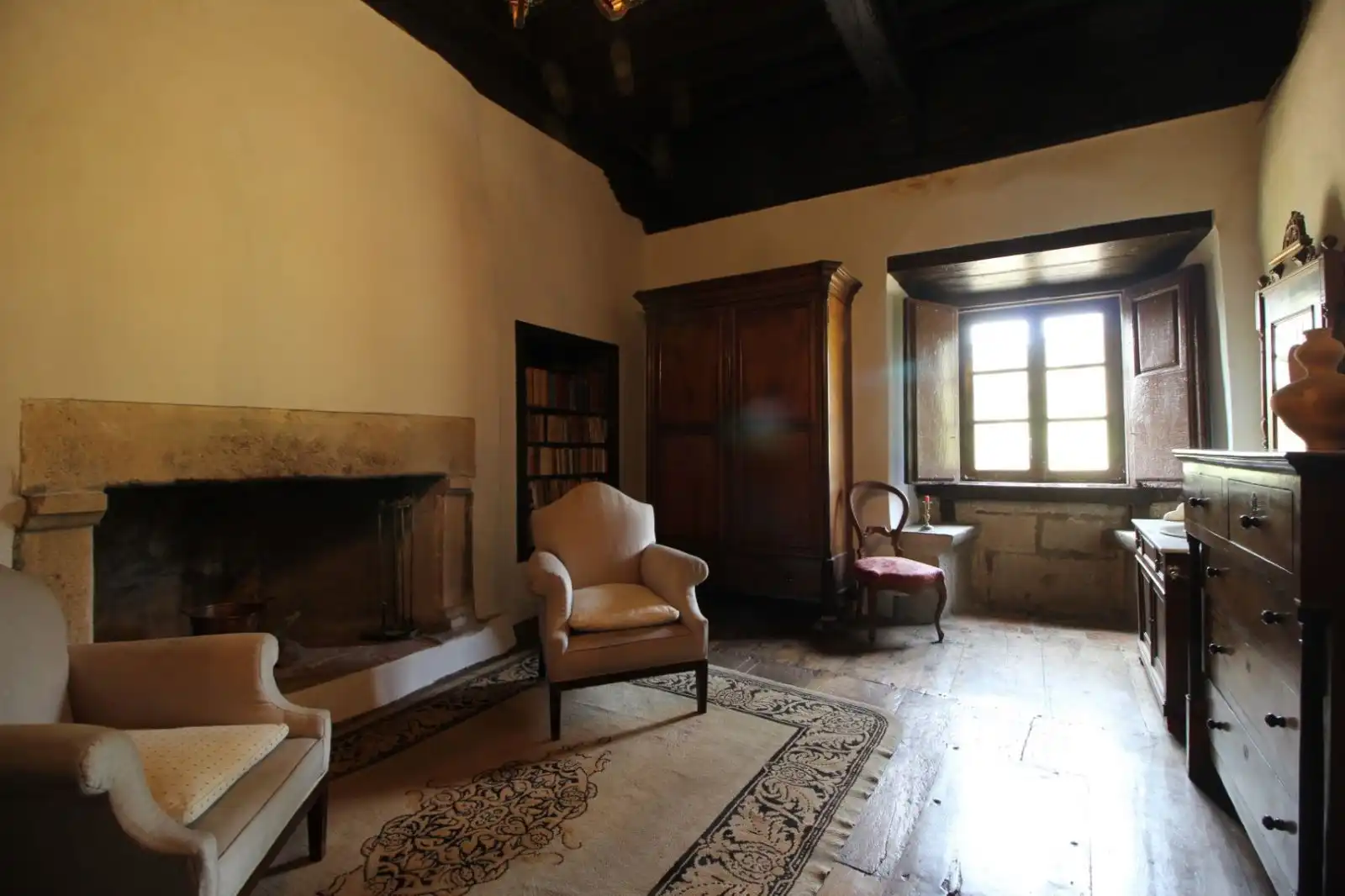 Sala d'estar de Casa o xalet en venda en Salas amb Calefacció, Jardí privat i Parquet