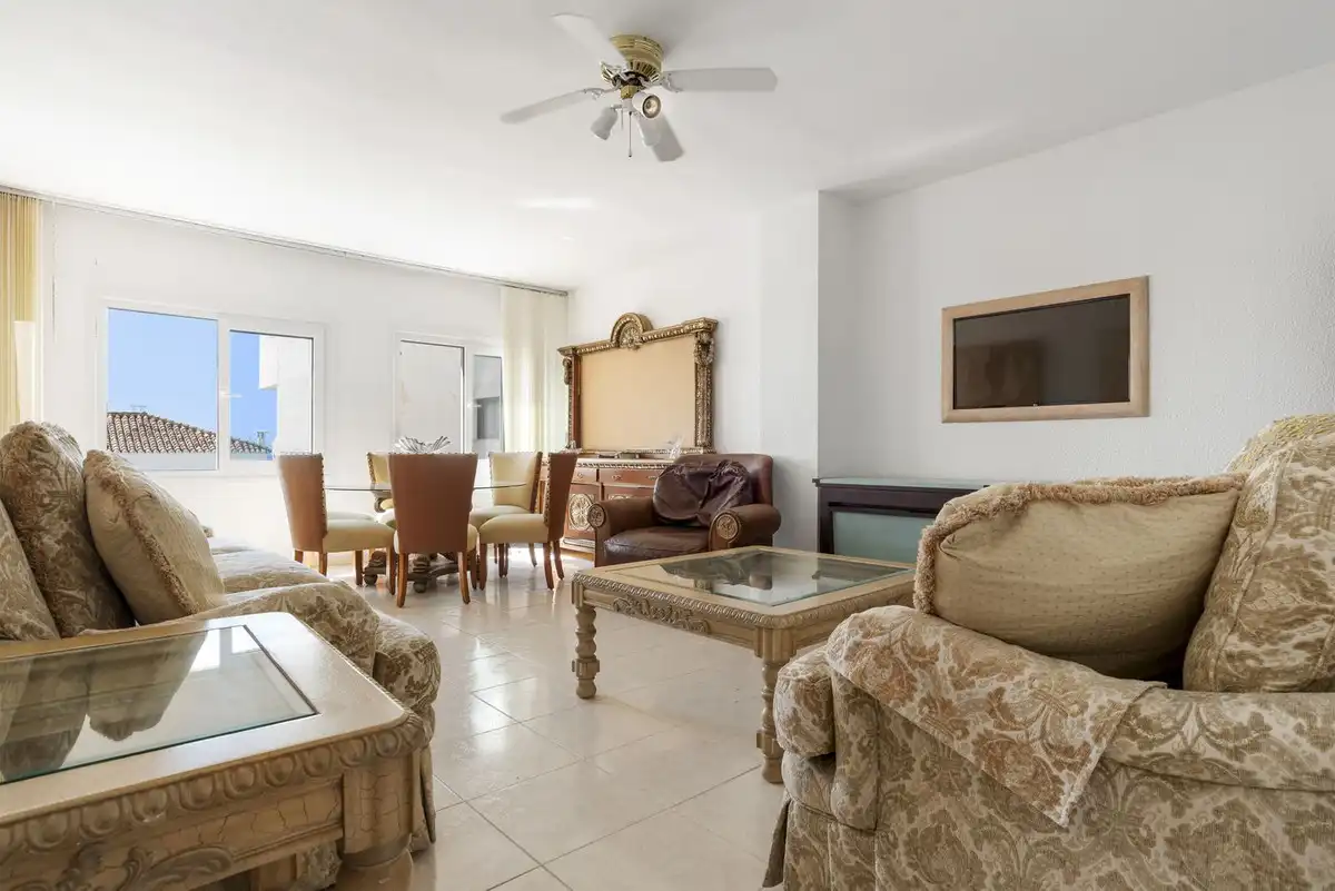 Sala d'estar de Apartament en venda en Marbella