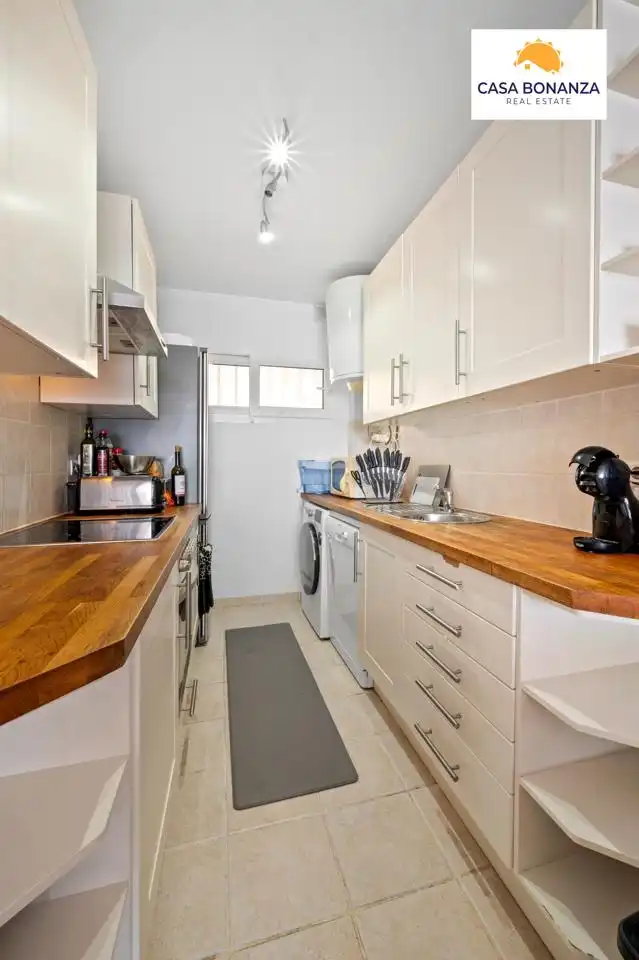 Cuina de Apartament en venda en Almuñécar amb Aire condicionat, Terrassa i Traster