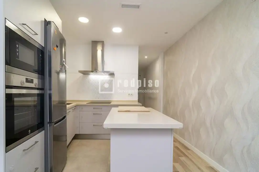 Kitchen of Flat for rent in Madrid  with Air Conditioner, Heating and Parquet flooring