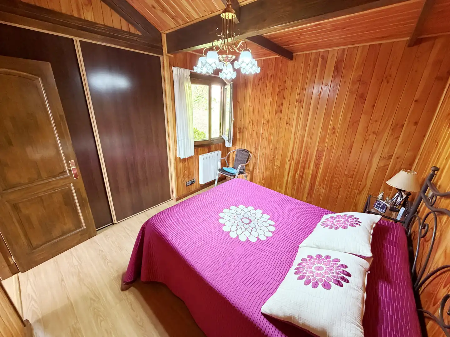 Dormitori de Casa o xalet en venda en Illas amb Calefacció, Parquet i Terrassa