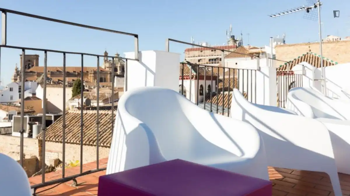 Study for rent in San Matías - Realejo