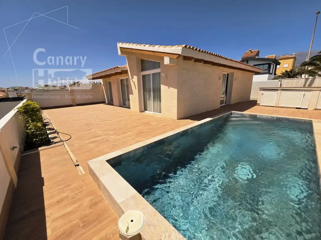 Piscina de Casa o xalet en venda en Arico amb Aire condicionat, Terrassa i Piscina