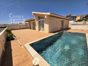House with pool for sale in Calle Alcalde Antonio Yanes Mor