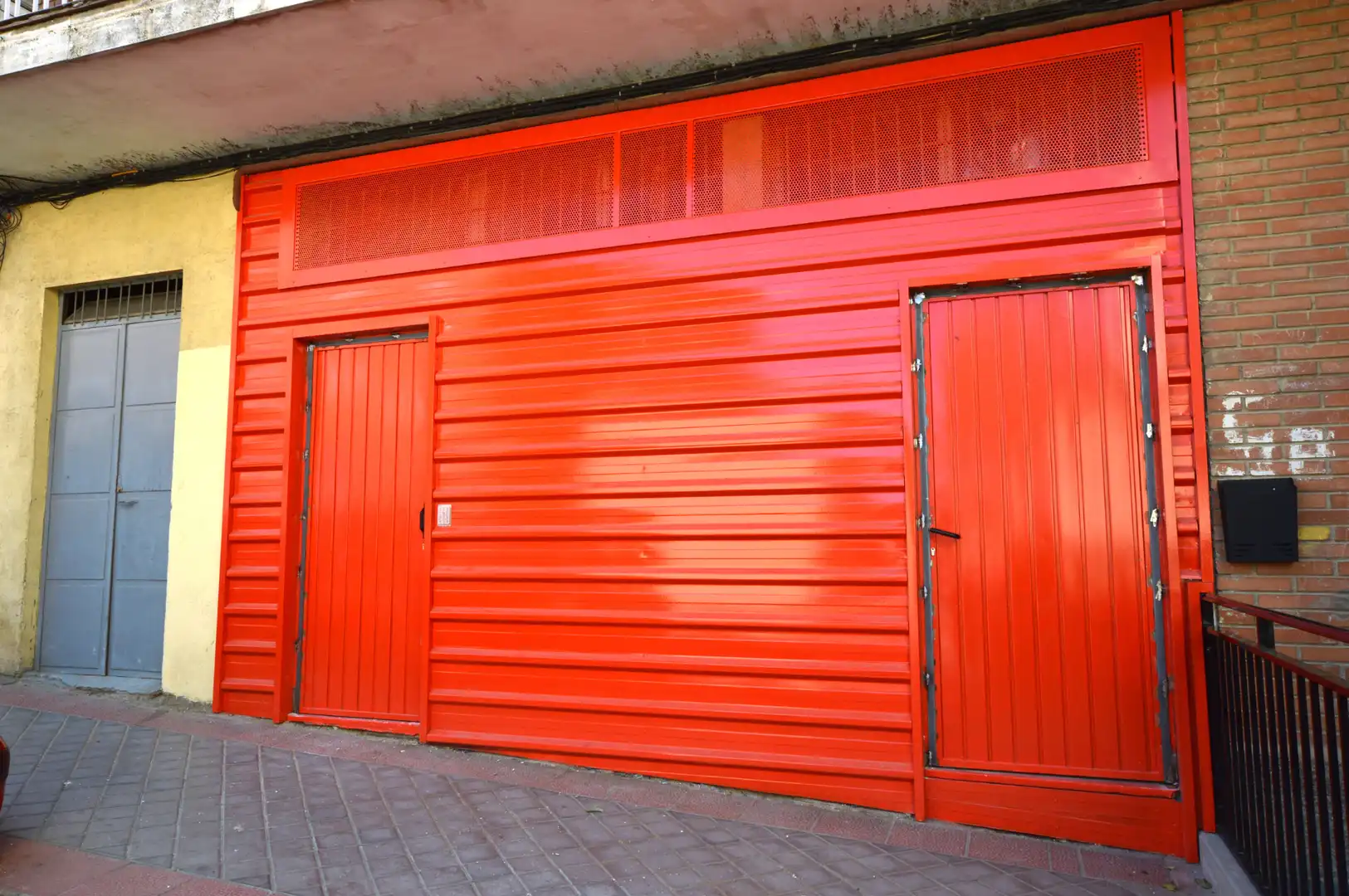 Vista exterior de Traster de lloguer en Madrid amb Alarma
