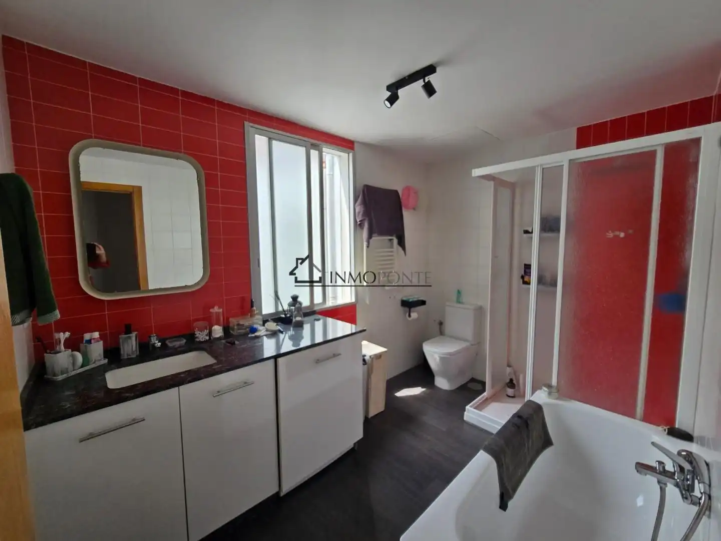 Bathroom of Flat for rent in Pontevedra Capital   with Heating, Terrace and Oven