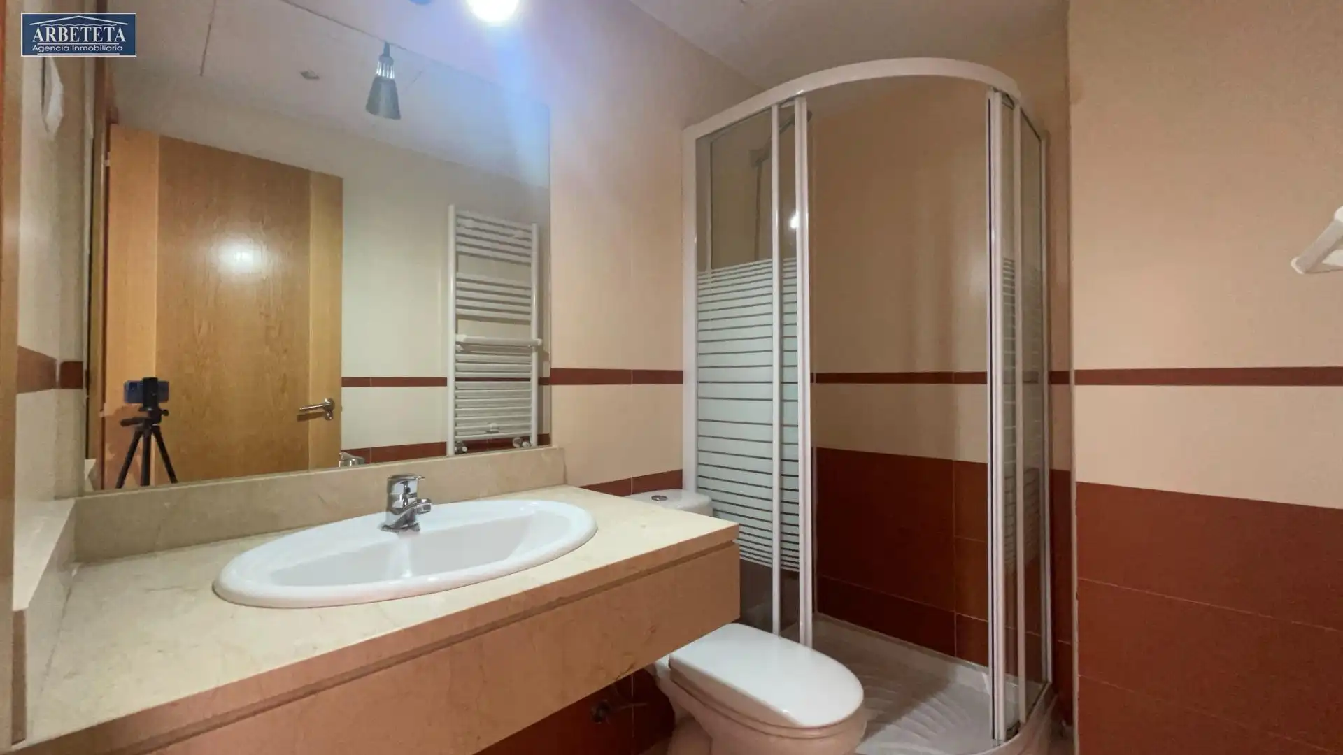 Baño de Ático en venta en Guadalajara con Calefacción, Terraza y Trastero