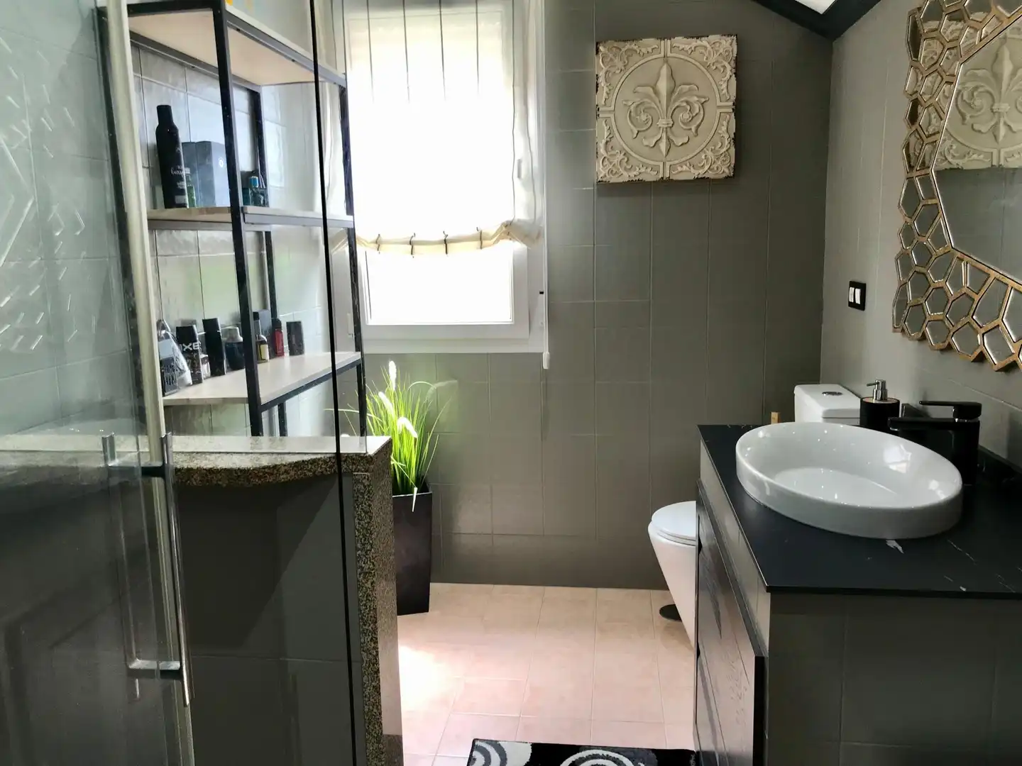 Baño de Casa o chalet en venta en Ribeira con Calefacción, Piscina y Amueblado