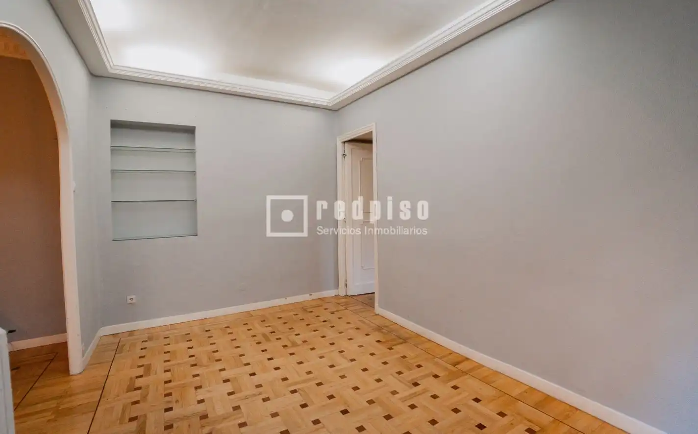 Habitación de Piso en venta en Madrid con Calefacción y Amueblado