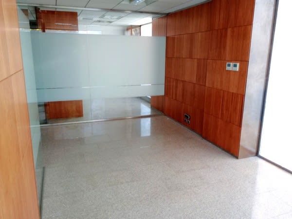 Premises for sale in  Valencia Capital