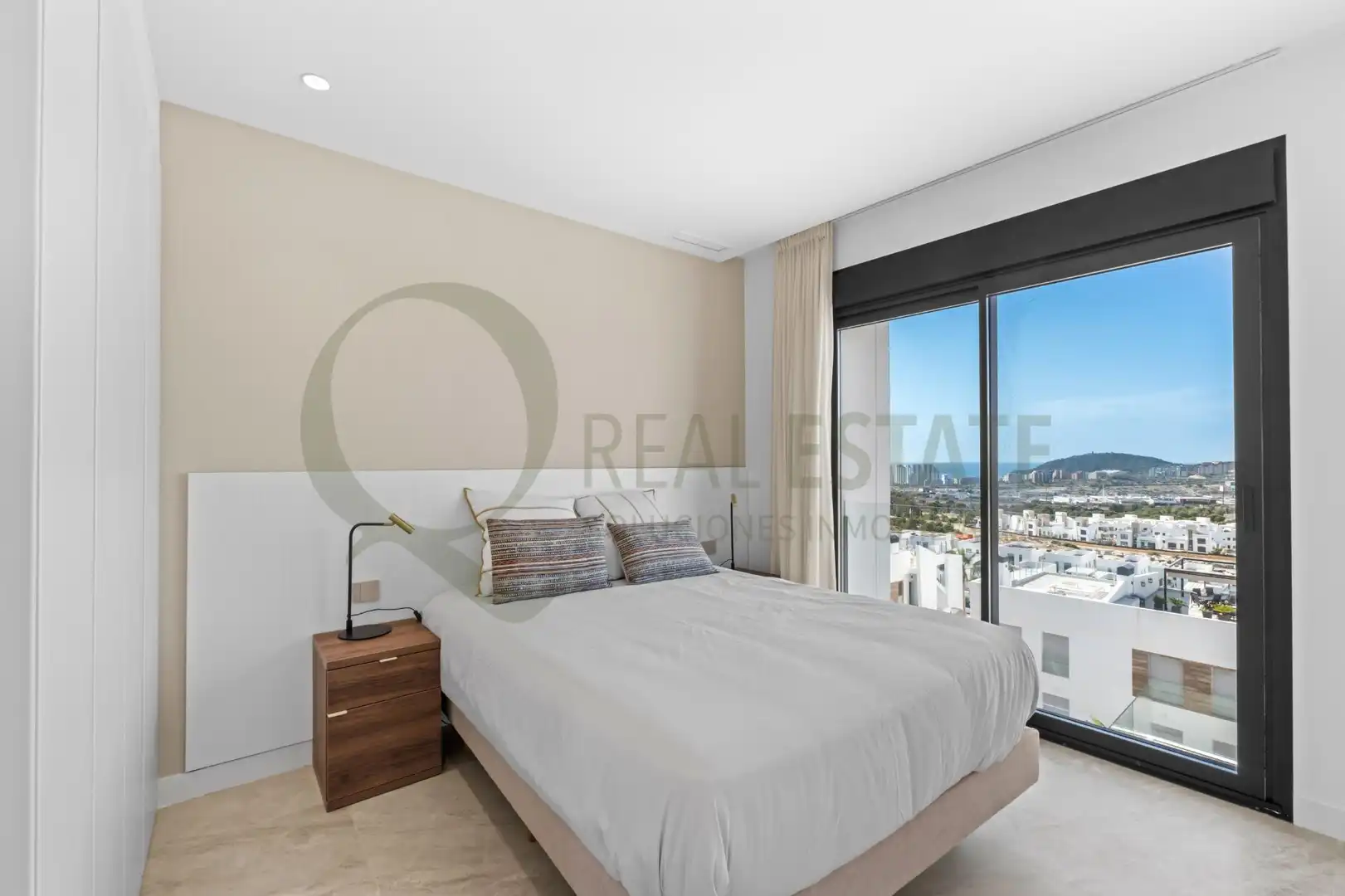 Habitación de Casa o chalet en venta en Benidorm con Aire acondicionado, Calefacción y Jardín privado