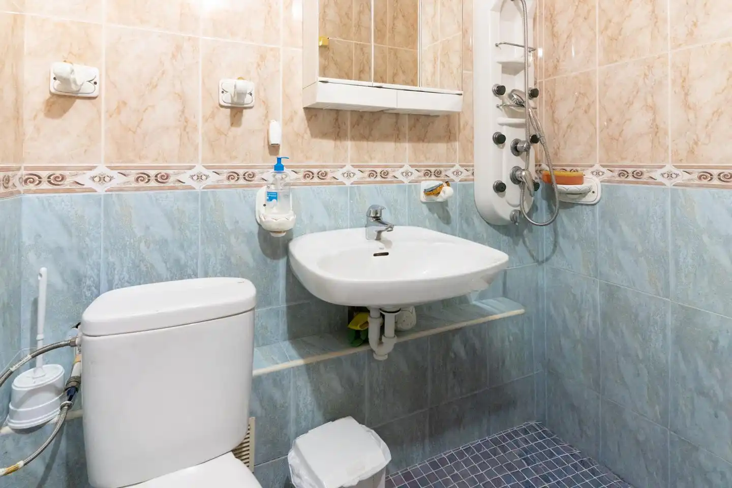 Bathroom of Houses for sale in Elche / Elx  with Air Conditioner, Private garden and Terrace