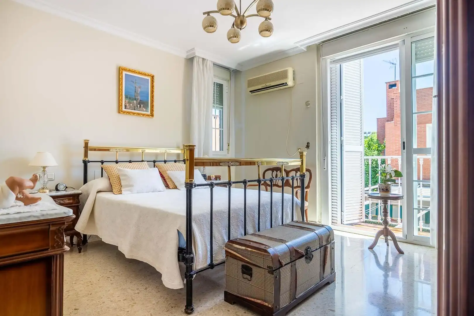 Habitación de Casa o chalet en venta en Sevilla con Aire acondicionado, Calefacción y Jardín privado