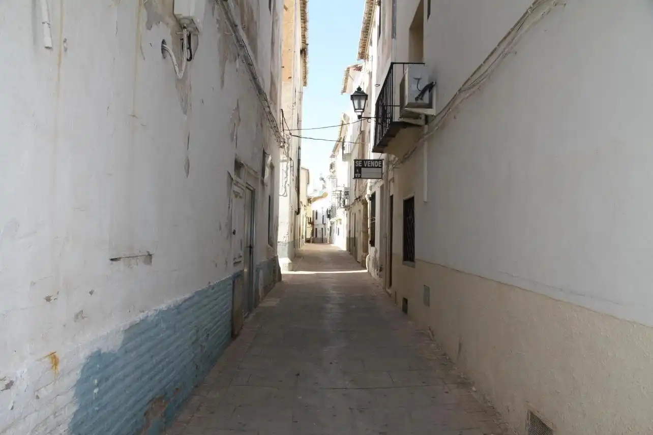 Exterior view of Commercial properties for sale in Utiel