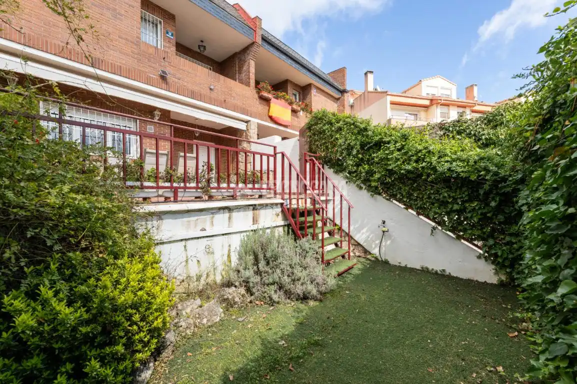 Jardín de Casa adosada en venta en Torrelodones con Calefacción, Jardín privado y Terraza
