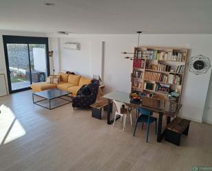 Sala d'estar de Dúplex en venda en Finestrat amb Aire condicionat, Terrassa i Piscina