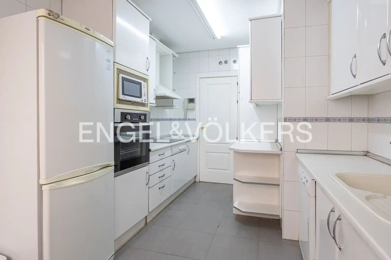 Kitchen of Flat for sale in Madrid  with Air Conditioner and Heating