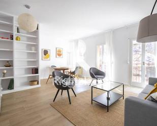 Sala d'estar de Apartament de lloguer en  Barcelona Capital amb Aire condicionat i Balcó