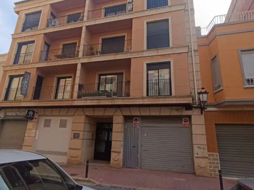 Vista exterior de Garaje de alquiler en Benetússer con Alarma