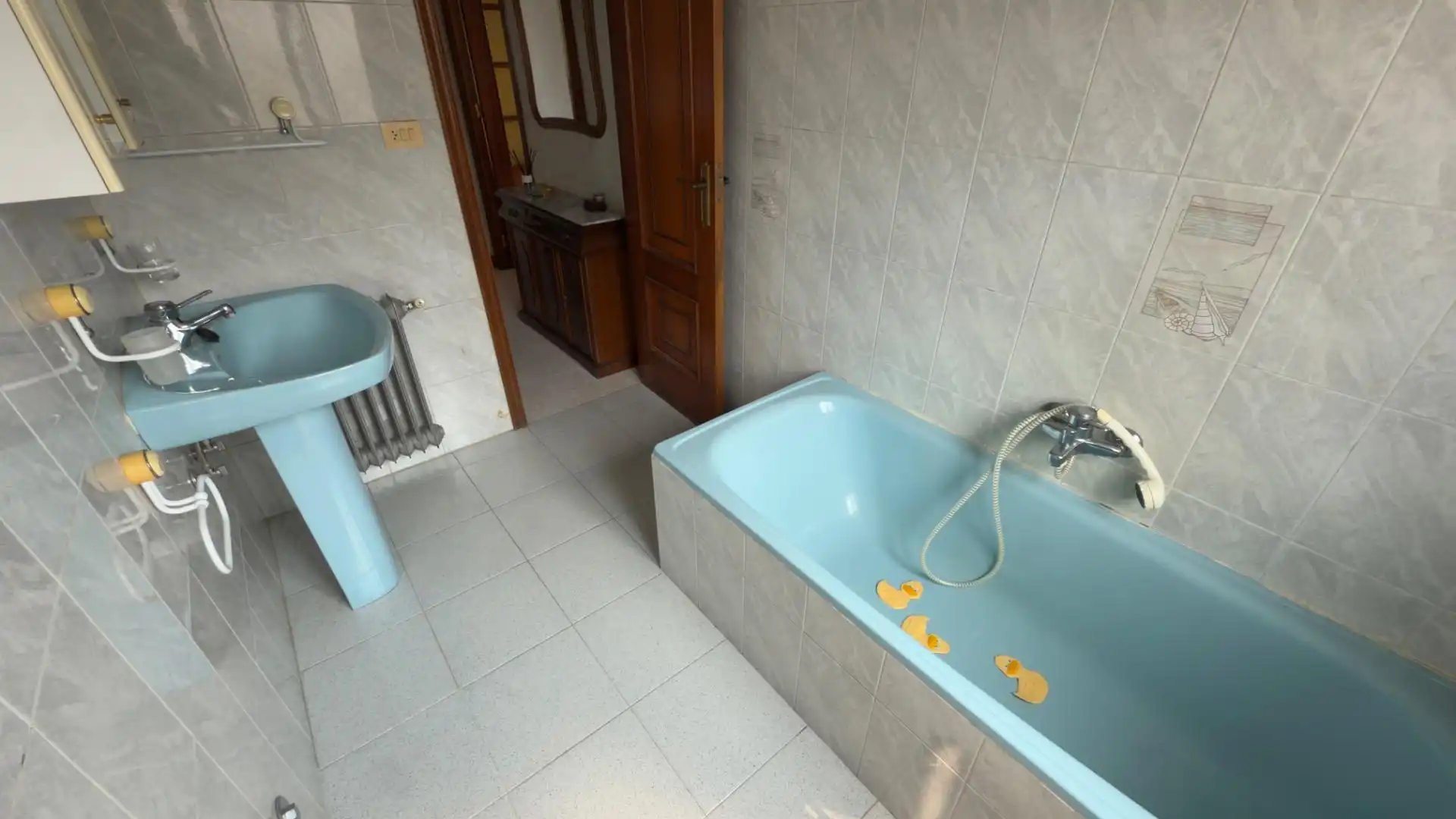 Baño de Casa o chalet en venta en Avión con Calefacción, Jardín privado y Trastero