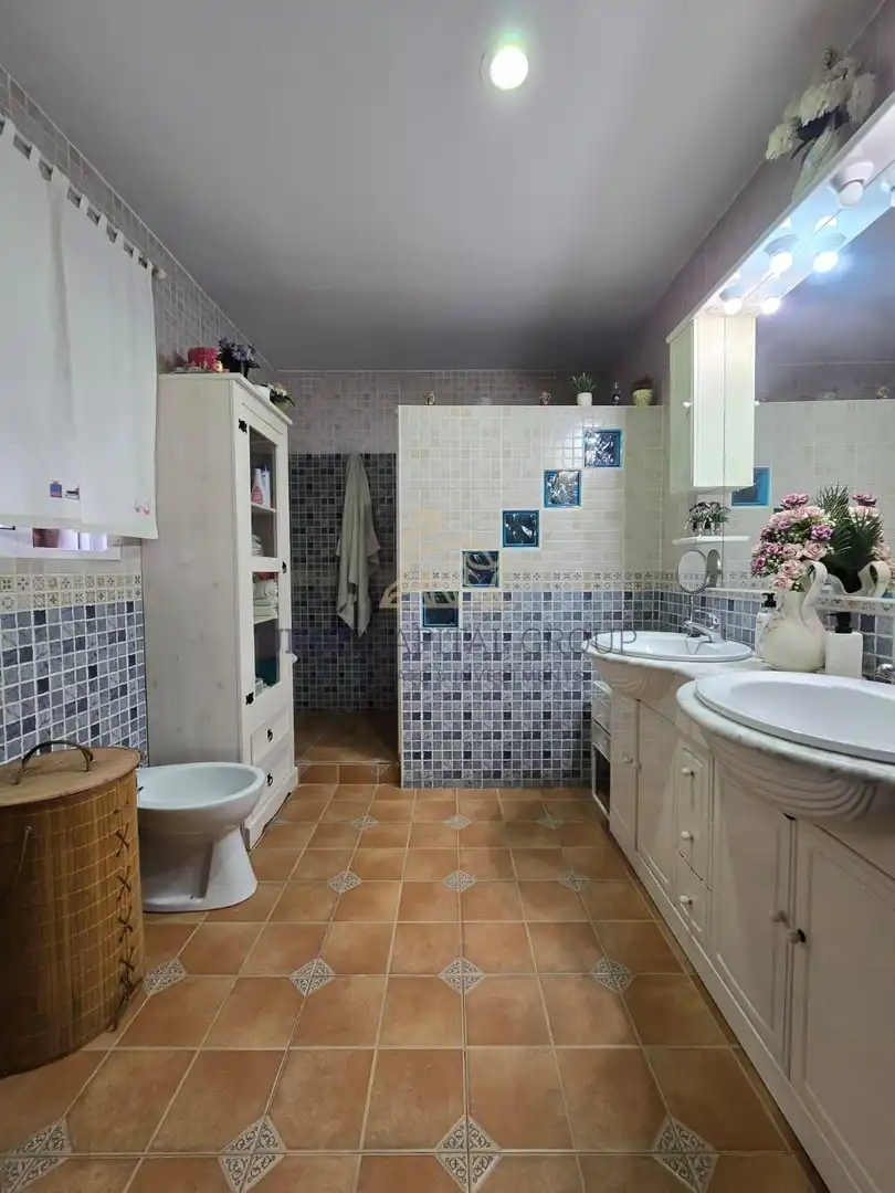 Baño de Casa adosada en venta en La Victoria con Aire acondicionado, Calefacción y Jardín privado