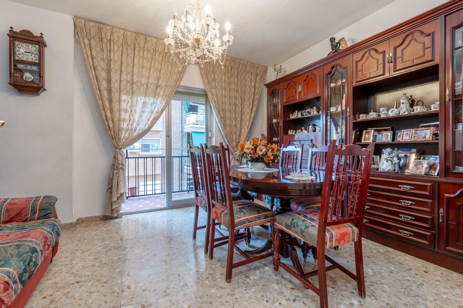 Menjador de Pis en venda en  Granada Capital