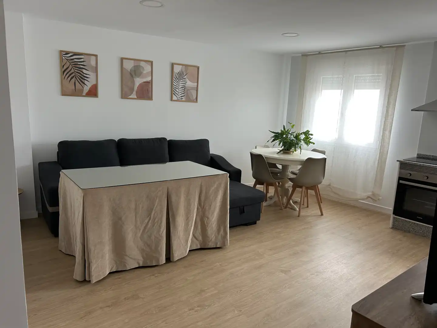 Wohnzimmer von Wohnung zur Miete in Bodonal de la Sierra mit Klimaanlage, Heizung und Parkett