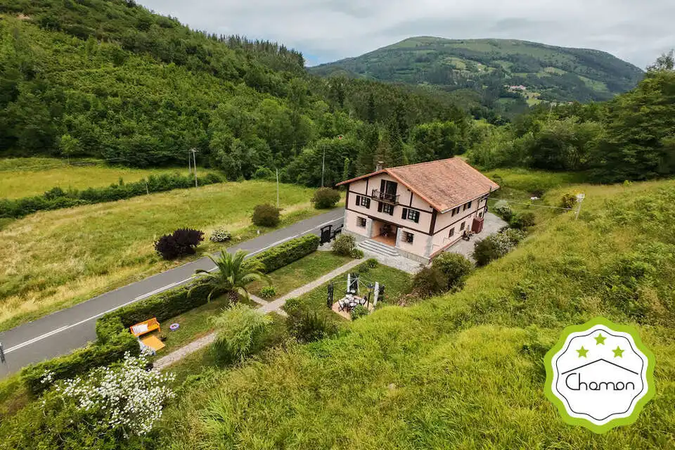 Außenansicht von Country house zum Verkauf in Aulesti mit Heizung und Abstellraum