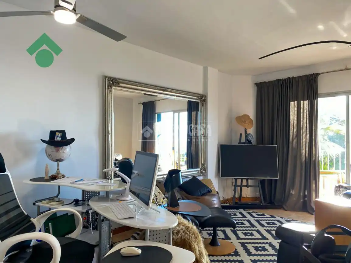 Living room of Flat for sale in Almuñécar  with Furnished, Balcony and Community pool