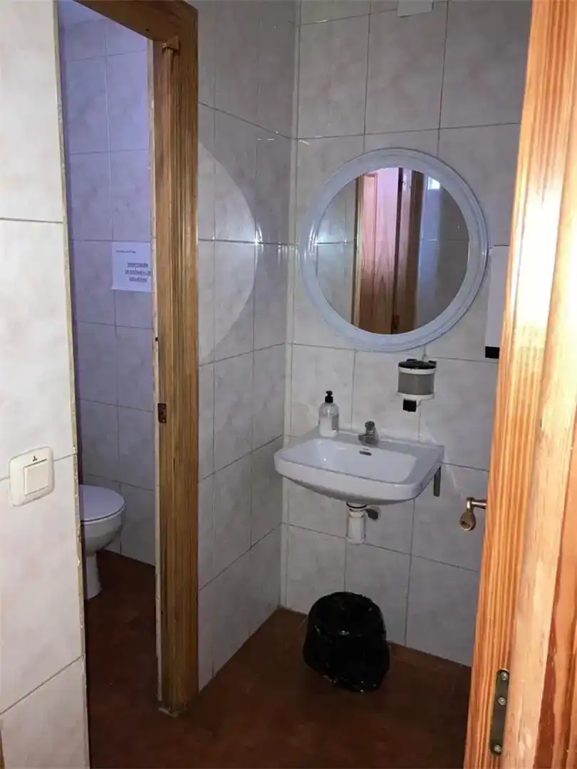 Bany de Local en venda en Poyatos