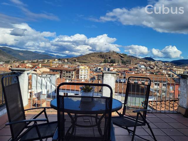 Casa adosada en Venta en Olot