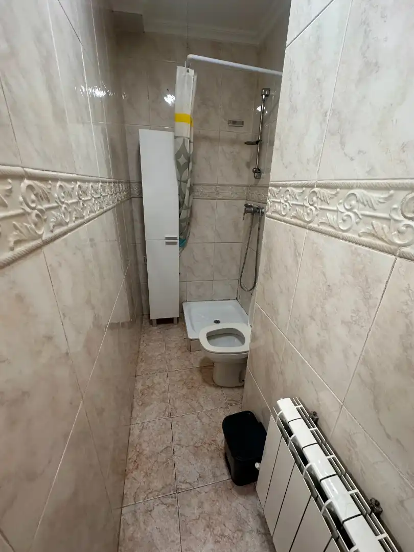 Baño de Piso de alquiler en Cuenca con Calefacción, Amueblado y Horno