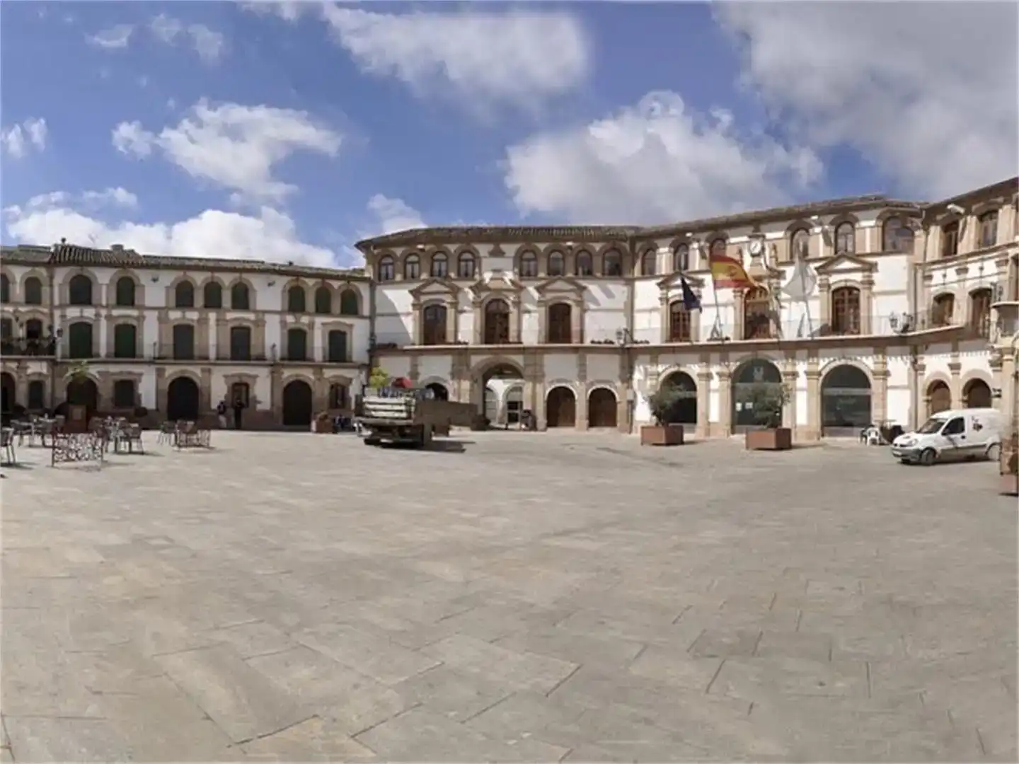 Vista exterior de Casa adosada en venda en Archidona amb Balcó
