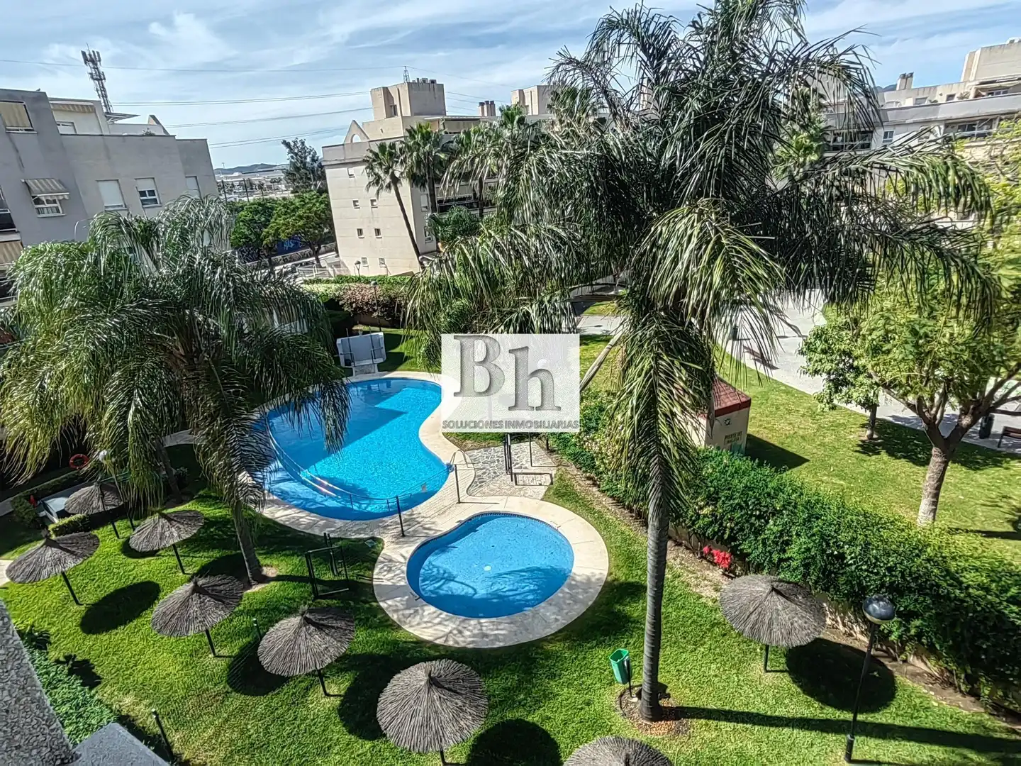 Vista exterior de Piso en venta en Málaga con Aire acondicionado, Jardín privado y Terraza