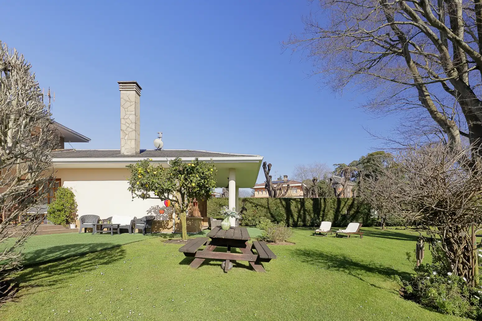 Jardí de Casa o xalet en venda en Gijón  amb Calefacció, Jardí privat i Parquet