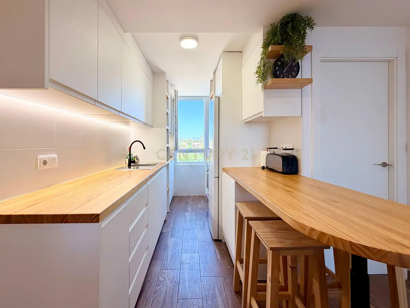 Kitchen of Flat for rent in El Campello  with Air Conditioner, Oven and Washing machine