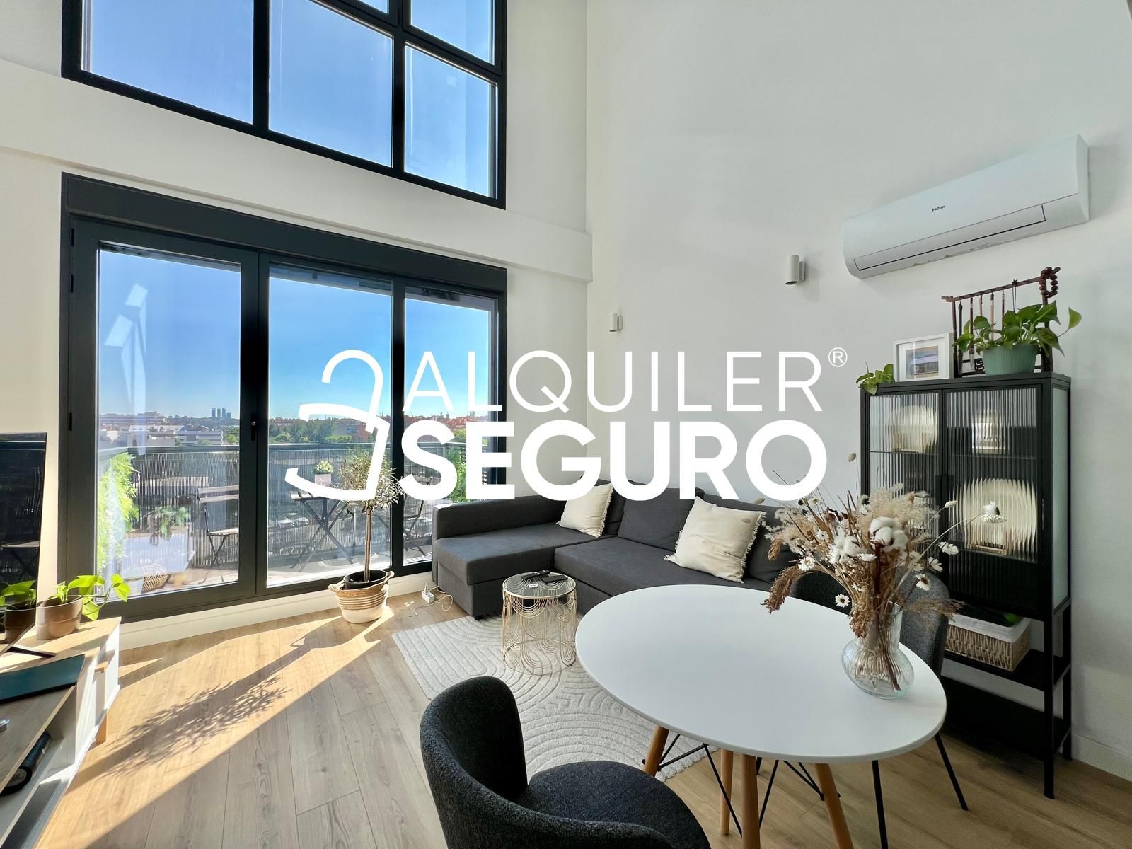 Sala d'estar de Estudi de lloguer en San Sebastián de los Reyes amb Aire condicionat, Calefacció i Terrassa