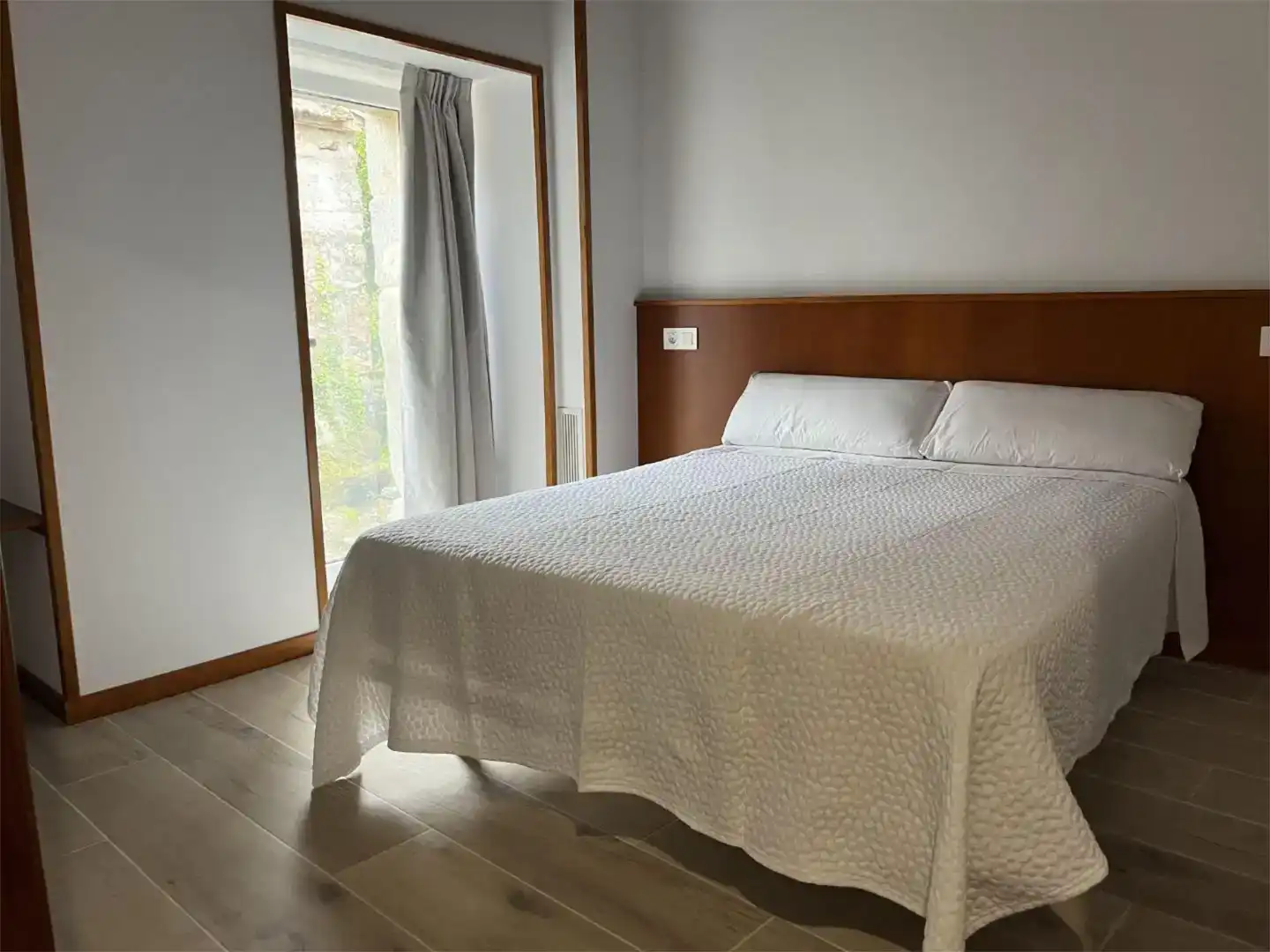 Schlafzimmer von Wohnung zur Miete in Melón mit Abstellraum