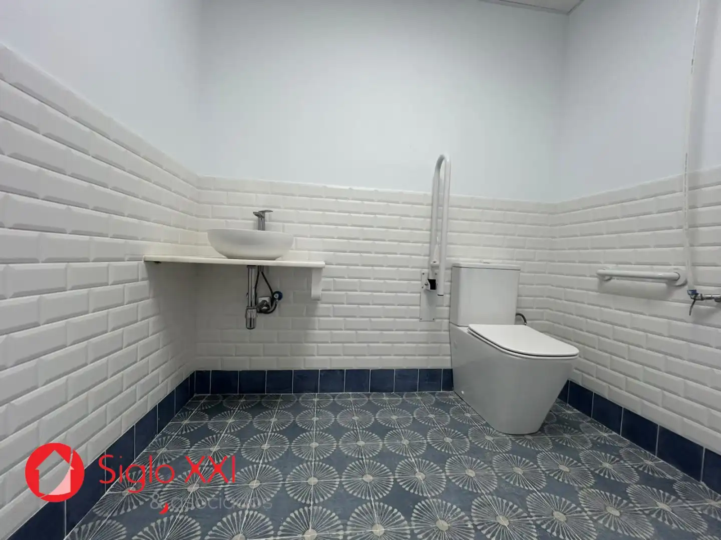 Bathroom of Commercial properties for rent in Vila-real