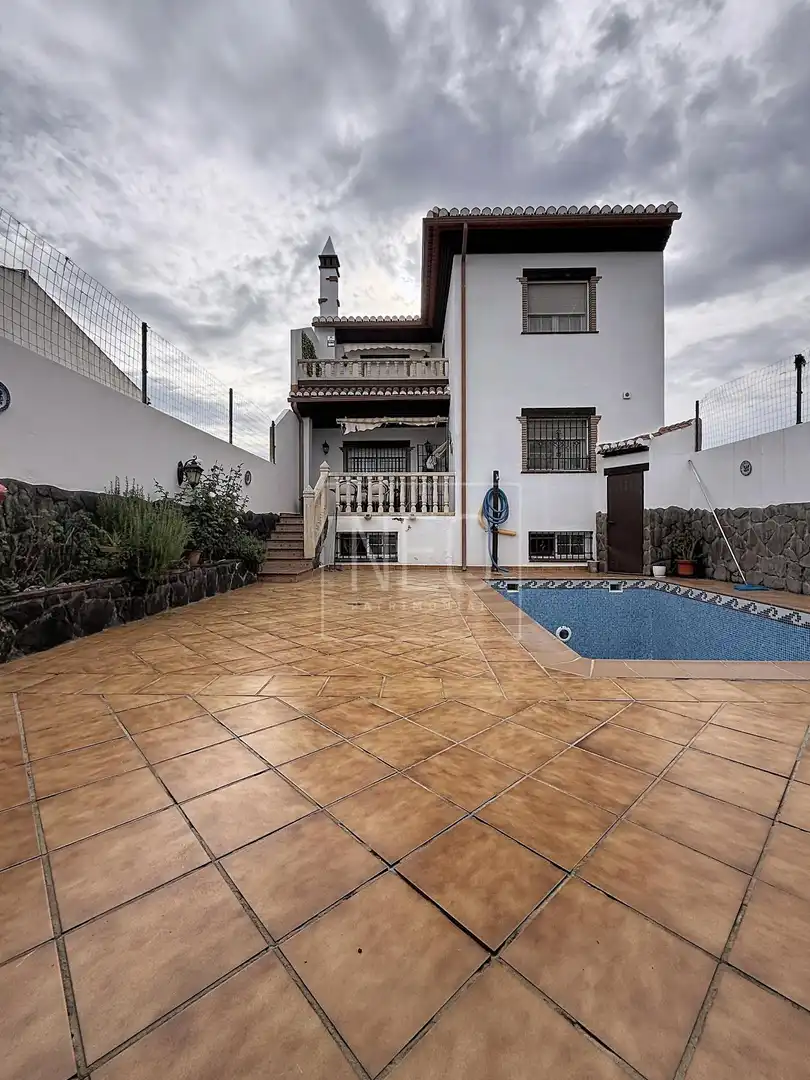 Vista exterior de Casa o xalet en venda en Pulianas, Granada