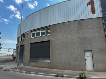 Industrial building for sale in Calle Santa Magdalena de Pulpis 56