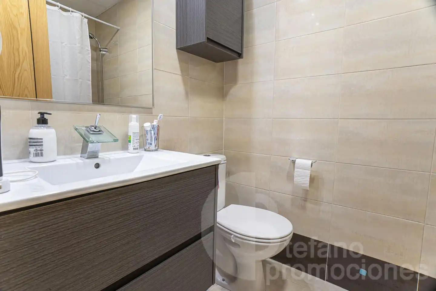 Bathroom of Ground floor for sale in Málaga  with Air Conditioner, Private garden and Parquet flooring