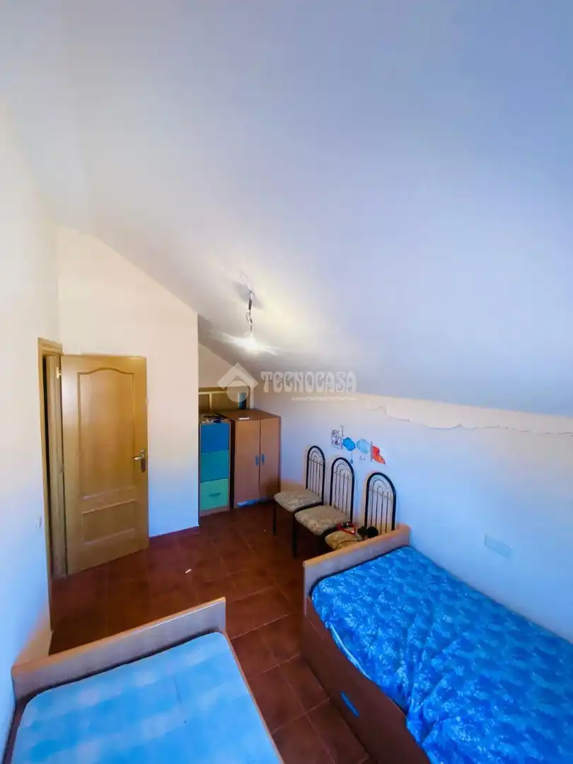 Haus oder Chalet zum Verkauf in Escalona mit Klimaanlage, Abstellraum und Balkon